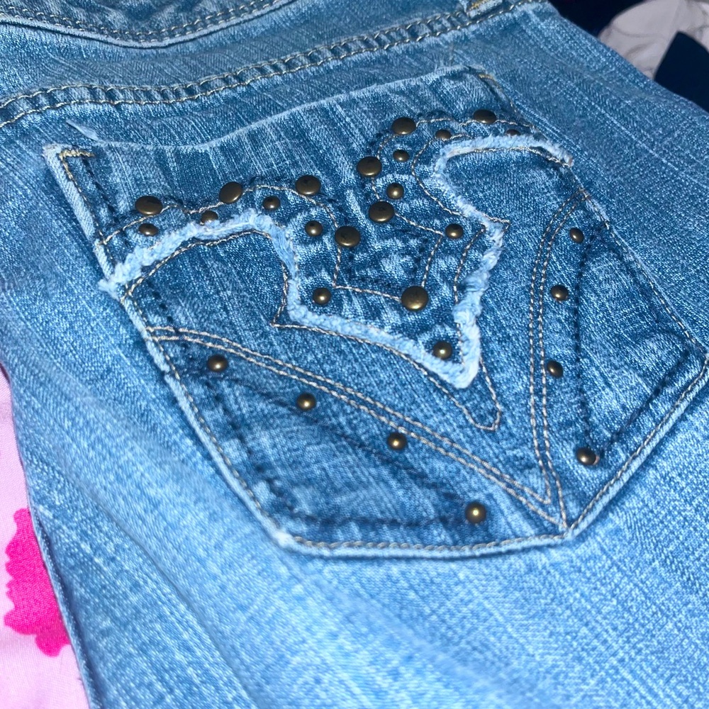 My mom’s old Lee pants from the y2k ear💕